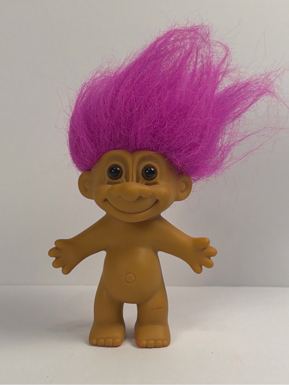 VINTAGE Russ Hot pink hair   troll doll